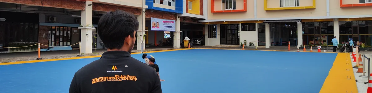 Proyek lapangan olahraga PrimaKarya dengan area lapangan dan fasilitas olahraga