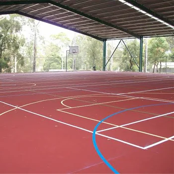 Lapangan basket indoor dengan permukaan acrylic dan ring basket